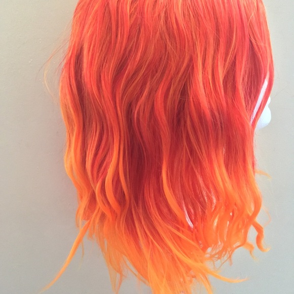 Short Bob Wavy Curly Orange Ombre Wig - Picture 9 of 10